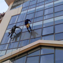 鷹隆環(huán)境辦公室外墻清洗注意事項