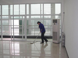 學校保潔，為校園創造空氣清新優美的環境